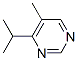 Pyrimidine, 5-methyl-4-(1-methylethyl)- (9ci) Structure,79644-25-0Structure